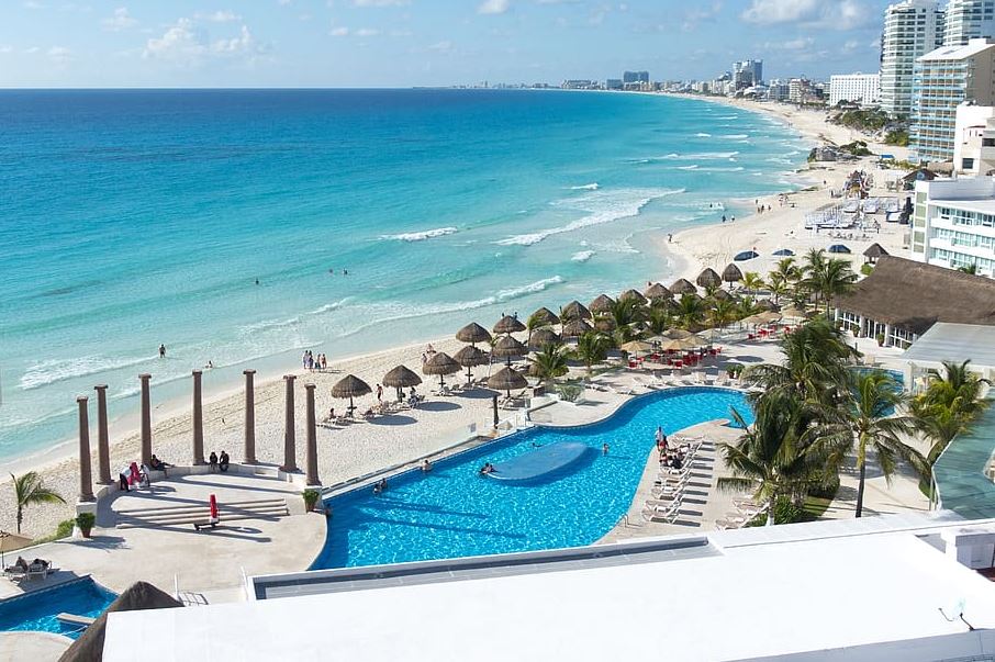 A-beach-in-Cancun