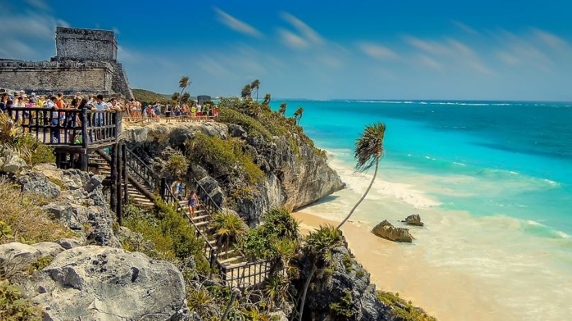 A-beach-in-Tulum-with-visitors